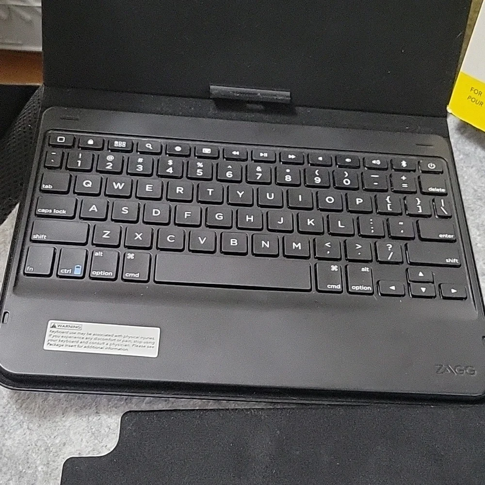 Zagg Tablet Keyboard Case NEW - Picture 2 of 7